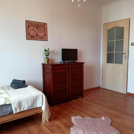 Przytulny Pokoj Blisko Autostrady S3 I 6 Min Od Rynku Legnica Exterior photo