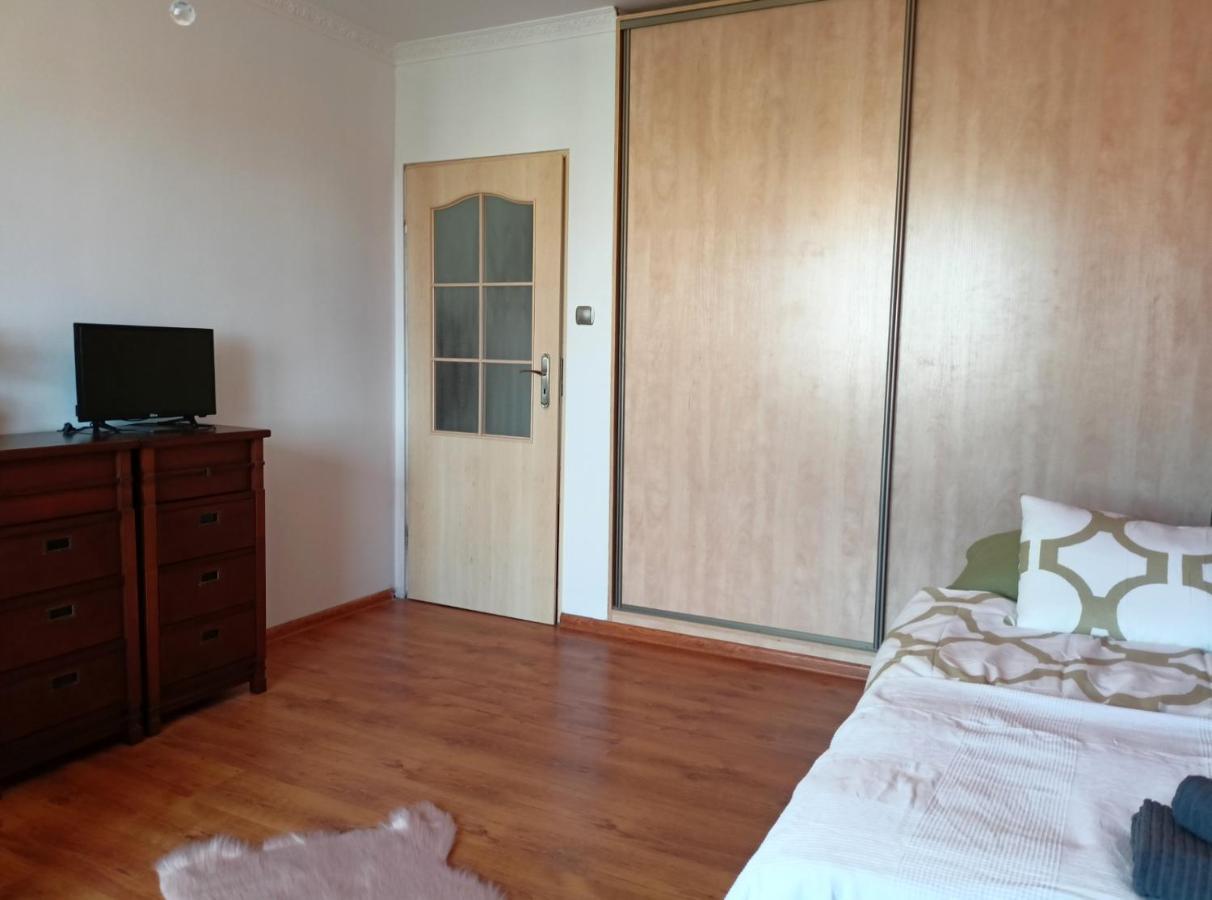 Przytulny Pokoj Blisko Autostrady S3 I 6 Min Od Rynku Legnica Exterior photo